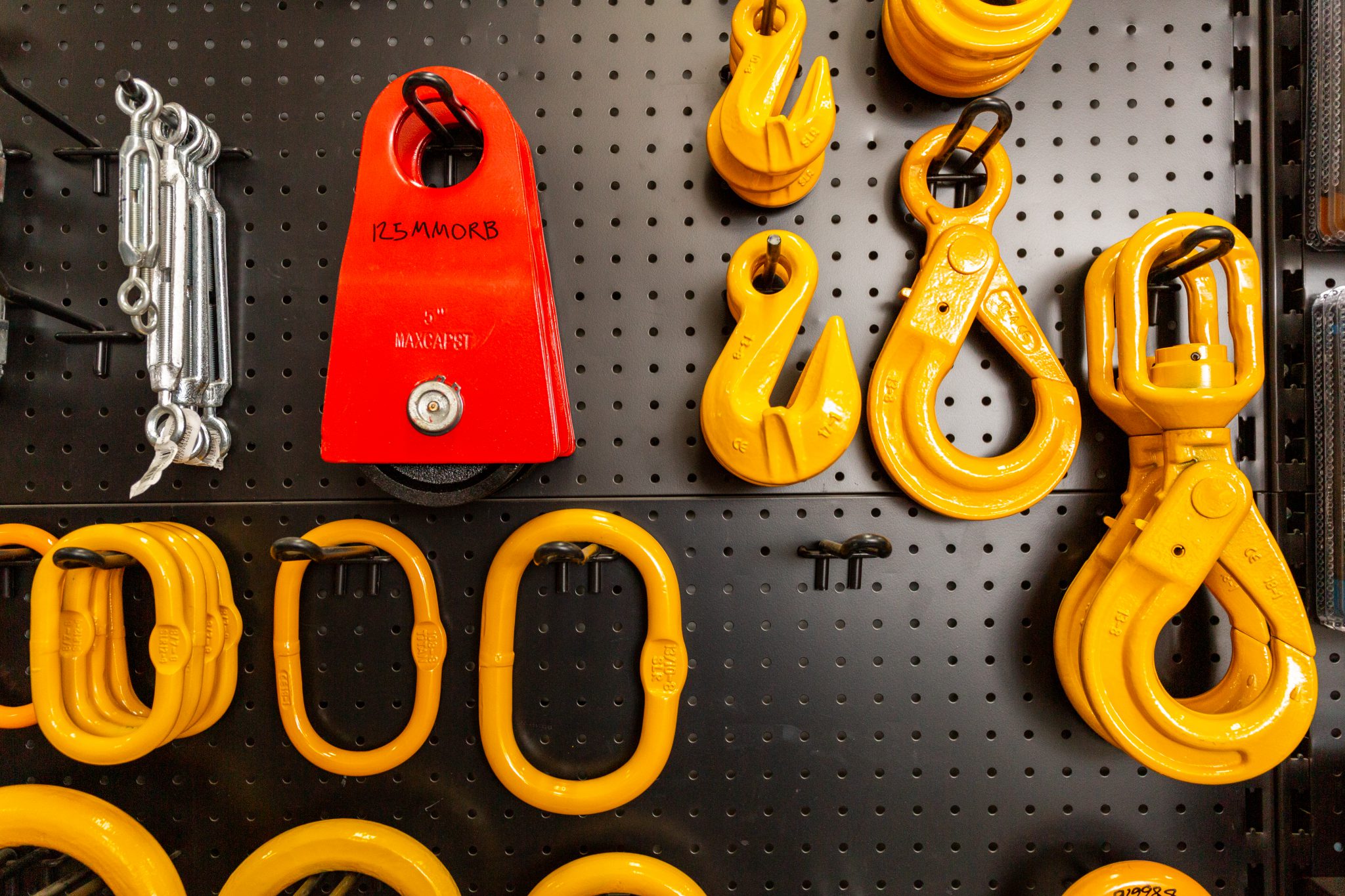 Lifting Products, Chains, Hoists and Systems BSC